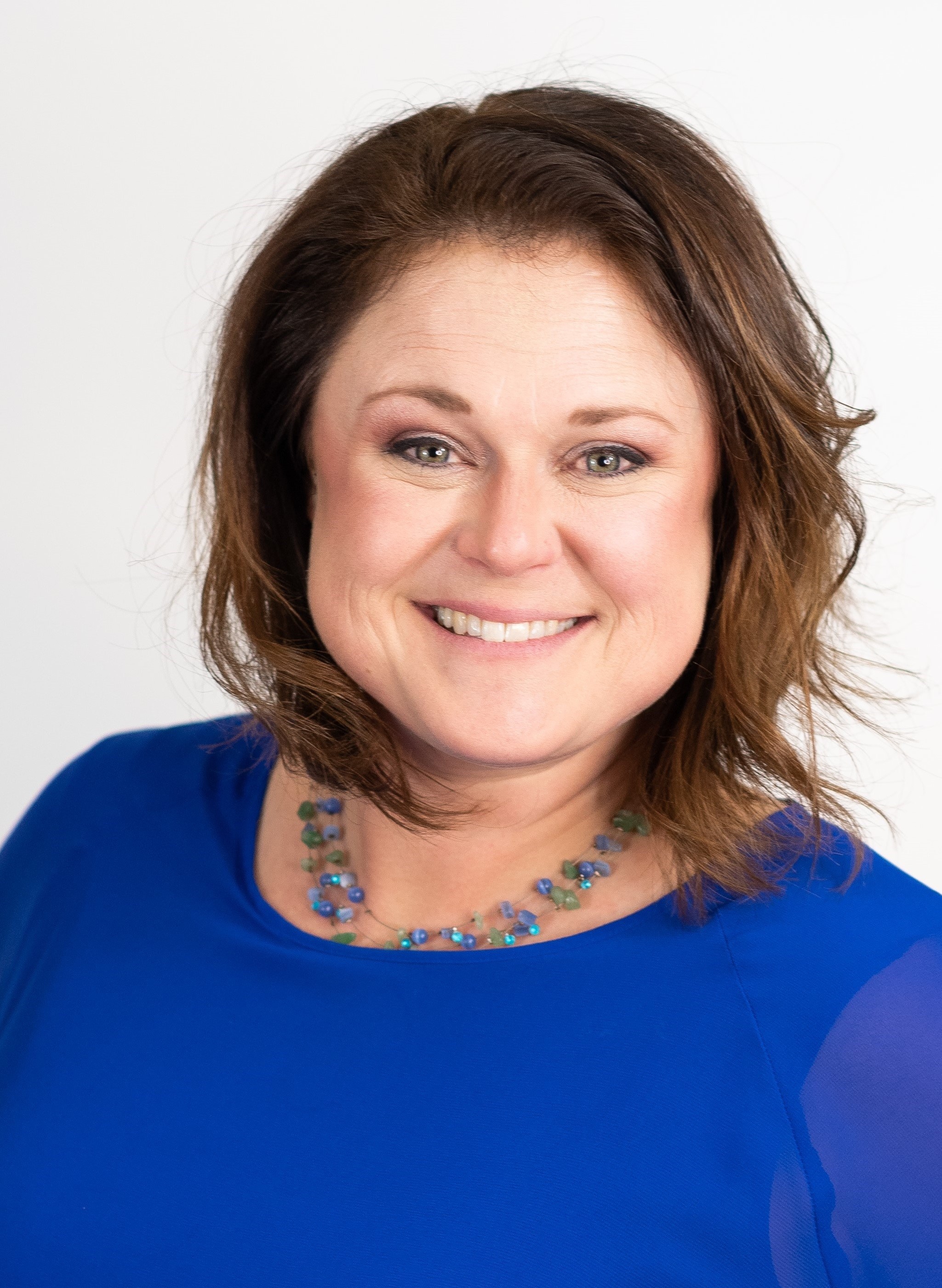 Lynn Kendall_Headshot